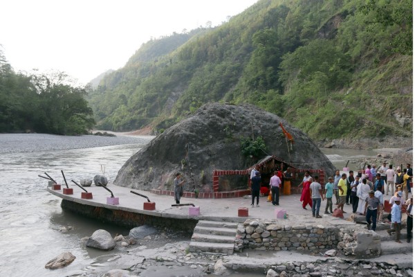 विश्व विराट शिला शालिग्राम सङ्कटमा